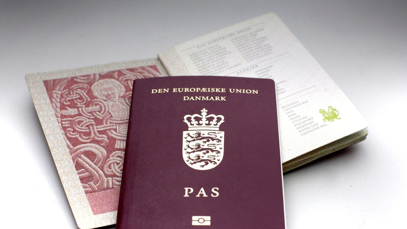 Få ægte dokumenter på 5 dage fra Genuine Documents Centre – uden eksamener, 100 % sikkert og helt digitalt. Bestil hjemmefra og modtag et gyldigt kørekort, pas, ID-kort, opholdstilladelse, bådlicens eller internationalt kørekort. Vi tilbyder kørekort i kategori B, fornyelse af kørekort og hjælp til at genskabe inddragne kørekort. Undgå falske dokumenter – vælg lovlige og verificerede løsninger. Tjenester inkluderer pasfornyelse, køb af opholdstilladelse, levering af ID-kort og internationale tilladelser. Find den bedste pris på kørekort eller opholdstilladelse med hurtige og garanterede resultater. Perfekt til rejser, arbejde eller juridisk brug. Pålidelig og diskret service over hele verden. Bestil i dag på Genuinedocumentscentre.com og oplev hurtig og stressfri levering af ægte dokumenter, du kan stole på.