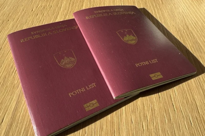 Pridobite pristne dokumente v 5 dneh pri Genuine Documents Centre — brez izpitov, 100 % varno in popolnoma na daljavo. Naročite od doma in prejmite pravo vozniško dovoljenje, potni list, osebno izkaznico, dovoljenje za prebivanje, dovoljenje za čoln ali mednarodno vozniško dovoljenje. Ponujamo vozniška dovoljenja kategorije B, podaljšanje dovoljenj in pomoč pri ponovni pridobitvi začasno odvzetih vozniških dovoljenj. Izognite se ponaredkom — izberite zakonito preverjene možnosti. Storitev vključuje obnovo potnega lista, nakup dovoljenja za prebivanje, dostavo osebne izkaznice in mednarodna dovoljenja. Poiščite najboljšo ceno za vozniško dovoljenje ali dovoljenje za prebivanje z jamstvom za hitro izvedbo. Idealno za potovanja, delo ali pravno uporabo. Zaupajo nam po vsem svetu. Naročite danes na Genuinedocumentscentre.com in prejmite dokumente brez stresa.