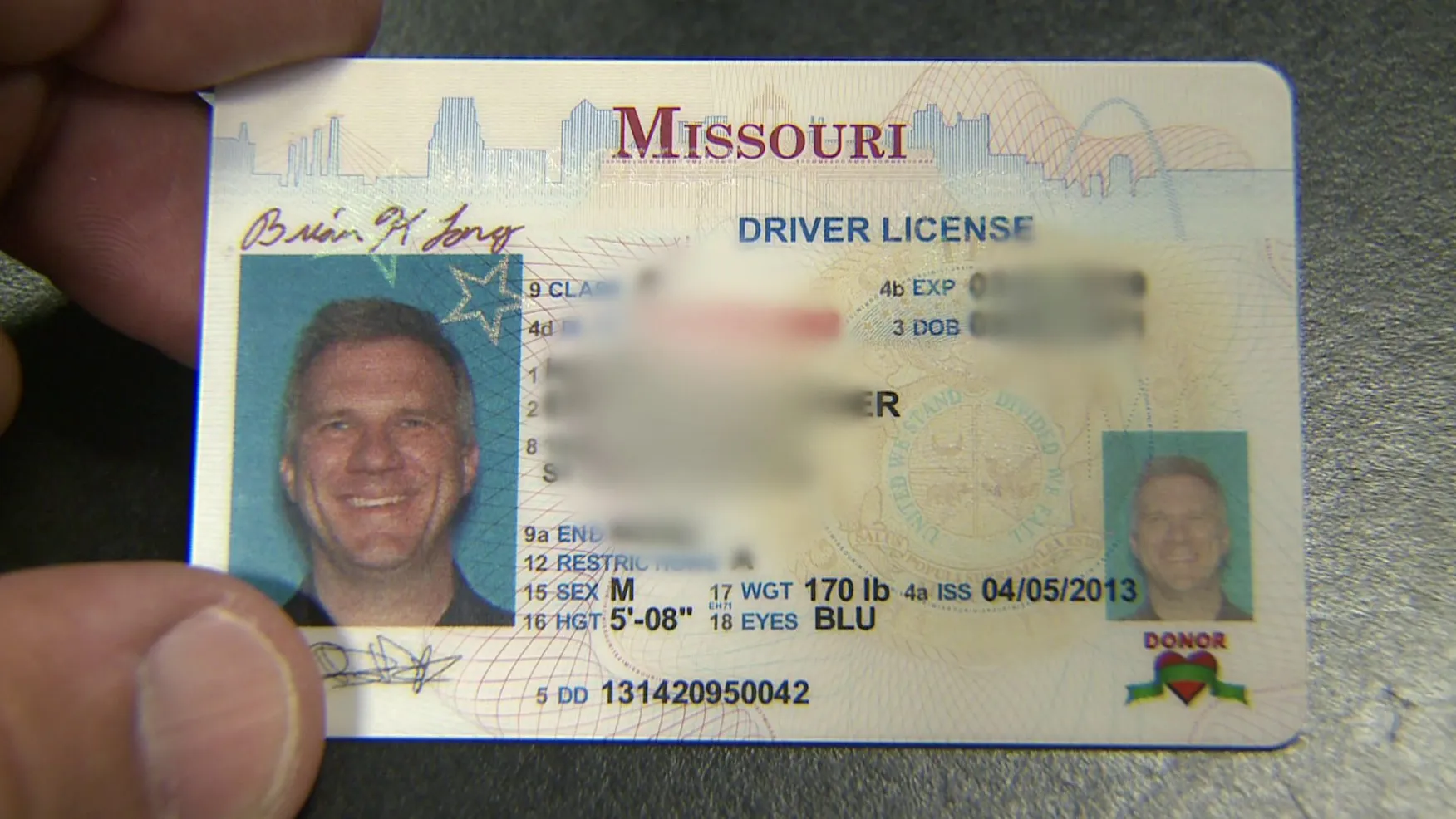 Order genuine passports, ID cards, residence permits, and driver’s licenses online from Genuinedocumentscentre.com – secure and verified within 5 days.